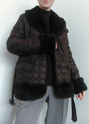 Шоколадна стеганная куртка з поясом куртка с мехом хутром zara mango bershka cos h&m7 фото