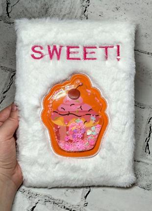 Блокнот пушистый, кексик