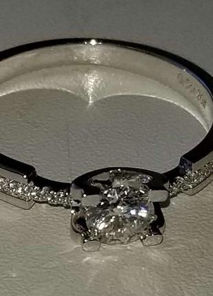 Серебряное кольцо с муассанитом9 фото