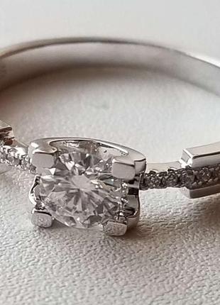 Серебряное кольцо с муассанитом4 фото