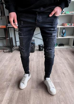 Завужені джинси
