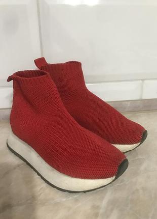 Кросівки zara