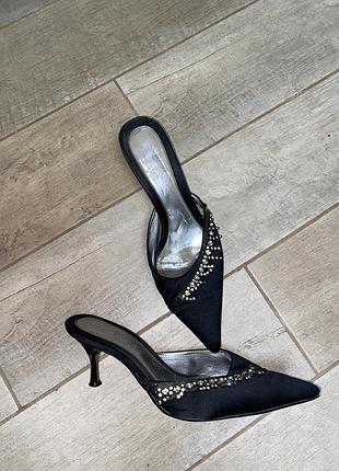 Чорні атласні мюли ,киттен хілл,стрази