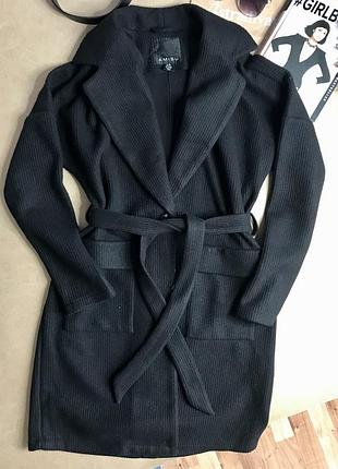 Базове м'яке чорне пальто