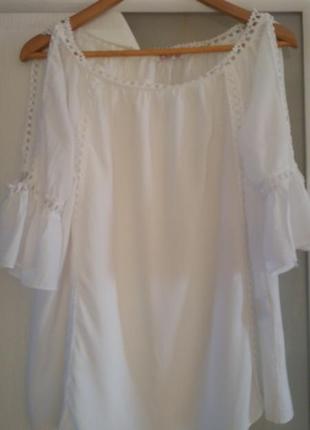 Легка білосніжна віскозна блузка. італія розмір l/48, xl/50, xxl/52, xxxl/54.