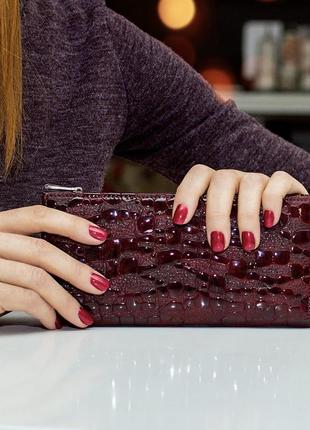 Купюрница бордова, натуральна шкіра з тисненням, що нагадують крапельки води