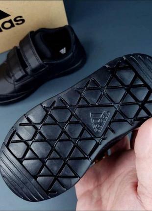 Кроссовки adidas (новые,  оригинал)3 фото
