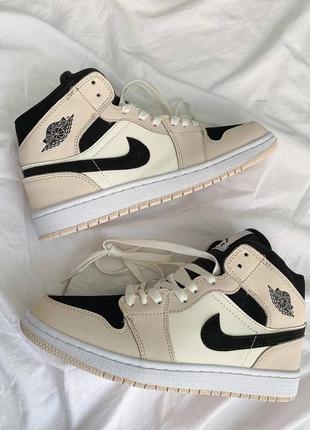 Кросівки nike air jordan 1 beige/black кроссовки