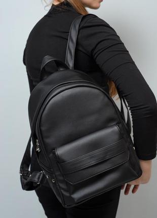 Жіночий чорний рюкзак / весна літо 20217 фото