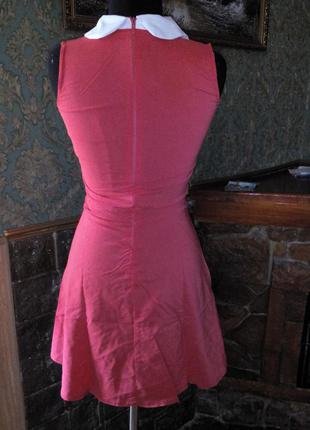 Кораловое платье с пышной юбкой и воротником3 фото