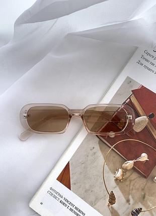 Стильные солнцезащитные очки!