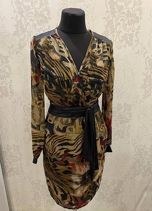 Цветное платье с элементами экокожи.