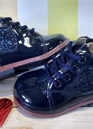 Ботинки для маленьких девочек без утеплителя