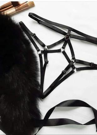 Портупея, контурное белье, гартеры, стрепы, подвязки