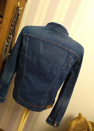 Снижена цена! брендовая качественная джнсовая куртка ,джинсовка2 фото