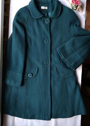 Миле зелено-смарагдове пальто