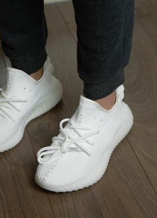 Кроссовки adidas yeezy boost