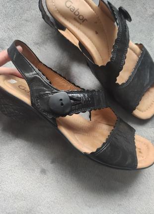 Чорні якісні шкіряні сандалі босоніжки gabor шкіра8 фото