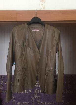 Итальянское производство, мягчайшая кожа, цвет -молочный шоколад, посто супер!