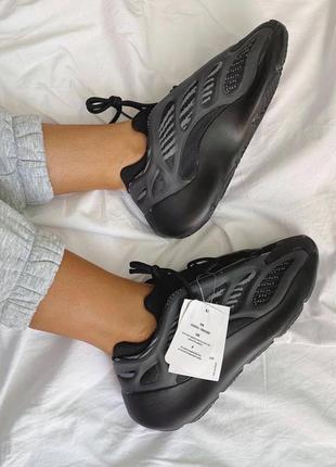 Кроссовки женские, мужские adidas yeezy boost 700 v3 alvah черные (адидас изи буст, кросівки)2 фото