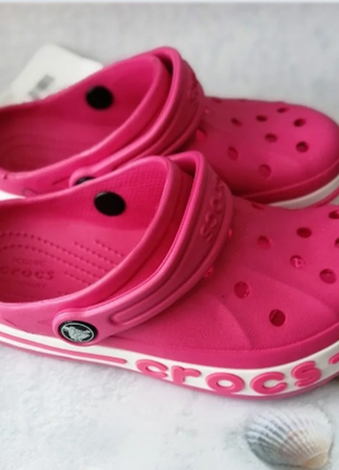 Детские кроксы розовые crocs bayband raspberry2 фото