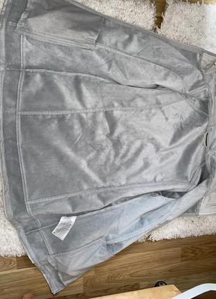 Женская светло серая куртка ветровка janina внутри на небольшом меху не продуваема5 фото