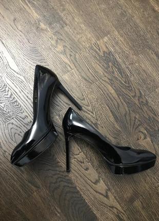 Чёрные туфли yves saint laurent - лаковая кожа, оригинал9 фото