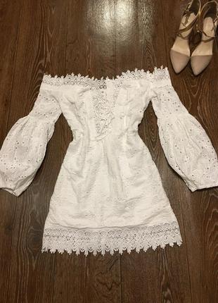 Шикарное белоснежное натуральное платье с открытыми плечами8 фото