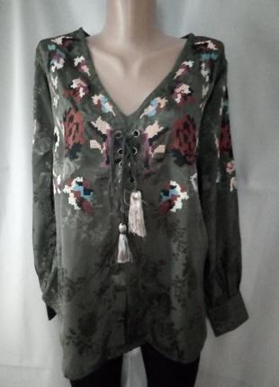 Стильная блуза хаки с яркой вышивкой крестиком  №4bp2 фото