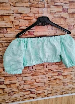 Нереально красивый костюм топ с открытыми плечиками не оставит никого равнодушным ❤️❤️❤