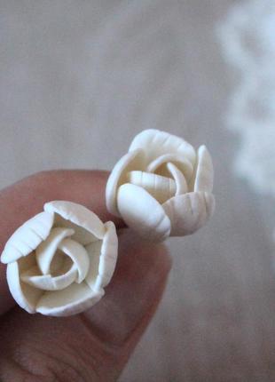 Сережки квіти ручної роботи "пиончики айворі"