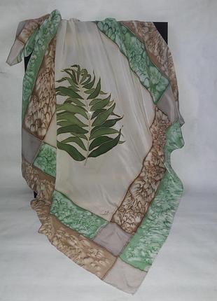 Красивий шовковий хустку