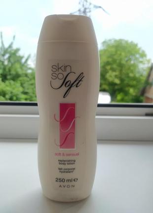 Зволожуючий лосьйон для тіла "ніжність" skin so soft avon