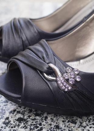 Женские туфли на каблуке легкие и удобные4 фото