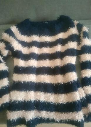 Очень мягенький  стильный фирменный джемпер 2
