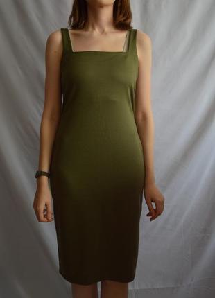 Трикотажное платье цвета хаки с прямым вырезом primark, приталенное платье1 фото