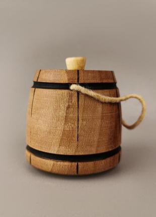 Дерев'яна солонка з кришкою