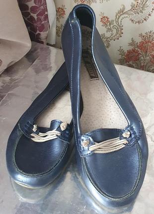 Шкіряні мокасини, туфлі