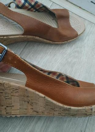 Босоніжки crocs white р. 37-38 на платформі3 фото