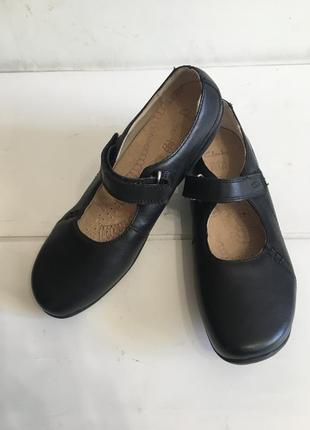Шкіряні туфлі clarks р. 37