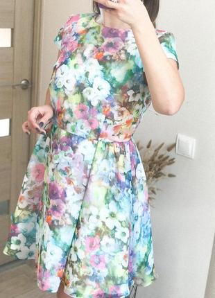 Шикарное пышное платье в цветы с фатиновой юбкой открытой спиной2 фото