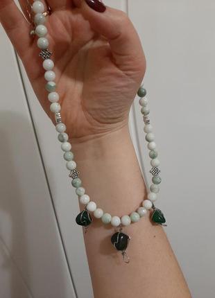 Ожерелье из натуральных камней белый нефрит и зеленый агат9 фото