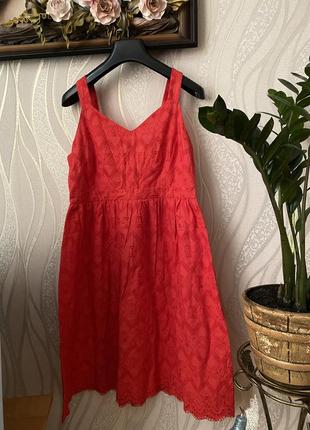 Ошатне червоне плаття з перфорацією батал marks & spenser