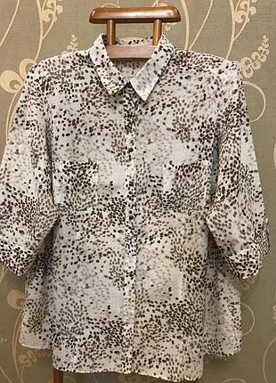 Дуже гарна і стильна брендовий блузка великого розміру.