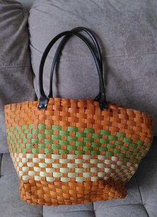 Солом'яний джутова велика об'ємна сумка в коралово-салатних тонах