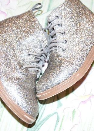 Кожанные ботинки zara