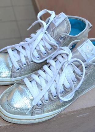 Высокие кроссовки adidas на 37,5р.оригинал.