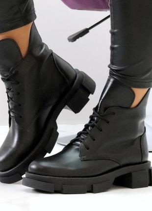Чёрные кожаные женские ботинки на флисе демисезонные2 фото