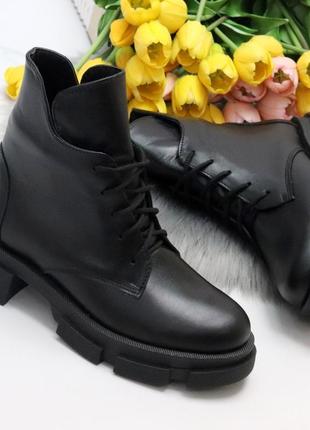 Чёрные кожаные женские ботинки на флисе демисезонные6 фото