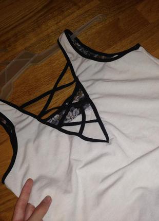 Модна літня маєчка з неординарною спинкою!